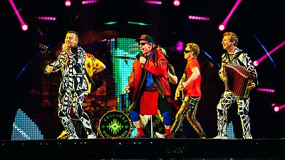 Moldavia: Zdob si Zdub & Advahov Brothers canta "Trenuletul"