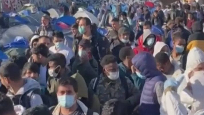 Telediario Fin de Semana - Desalojados cerca de 400 afganos de un asentamiento en París