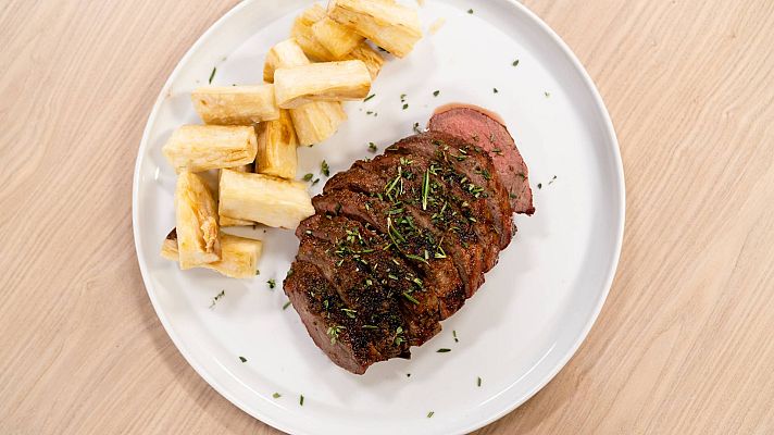 Menudos Torres - Receta de pluma ibérica, yuca y anchoa