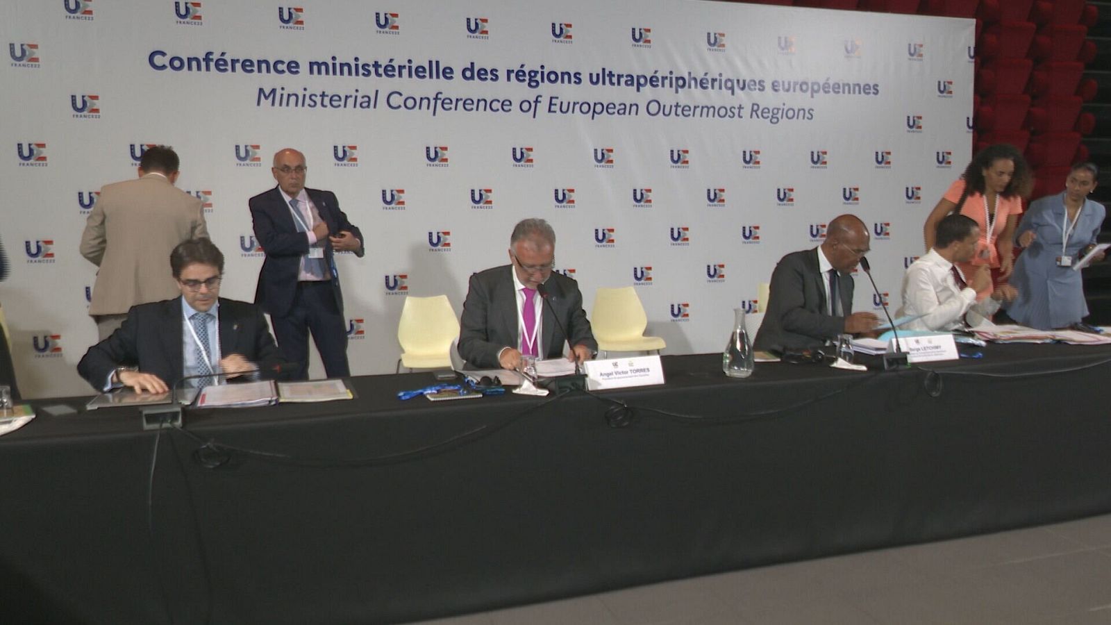 Vuelos nacionales sin tasa verde - Telecanarias | Ver