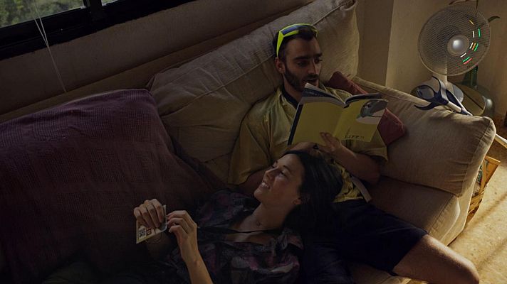 Concurso Iberoamericano de Cortometrajes Versión Española / SGAE - Está amaneciendo (corto)