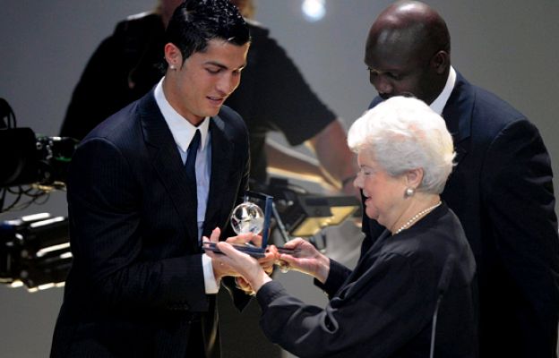  - Premio Puskas para Cristiano