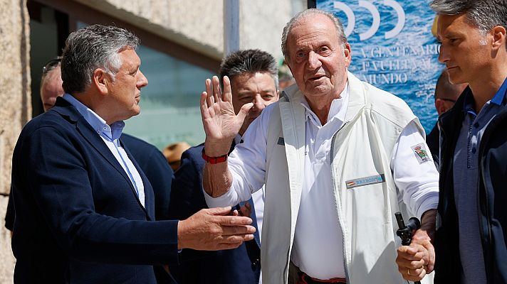 Informativo 24h - Vítores y aplausos para el rey Juan Carlos en Sanxenxo