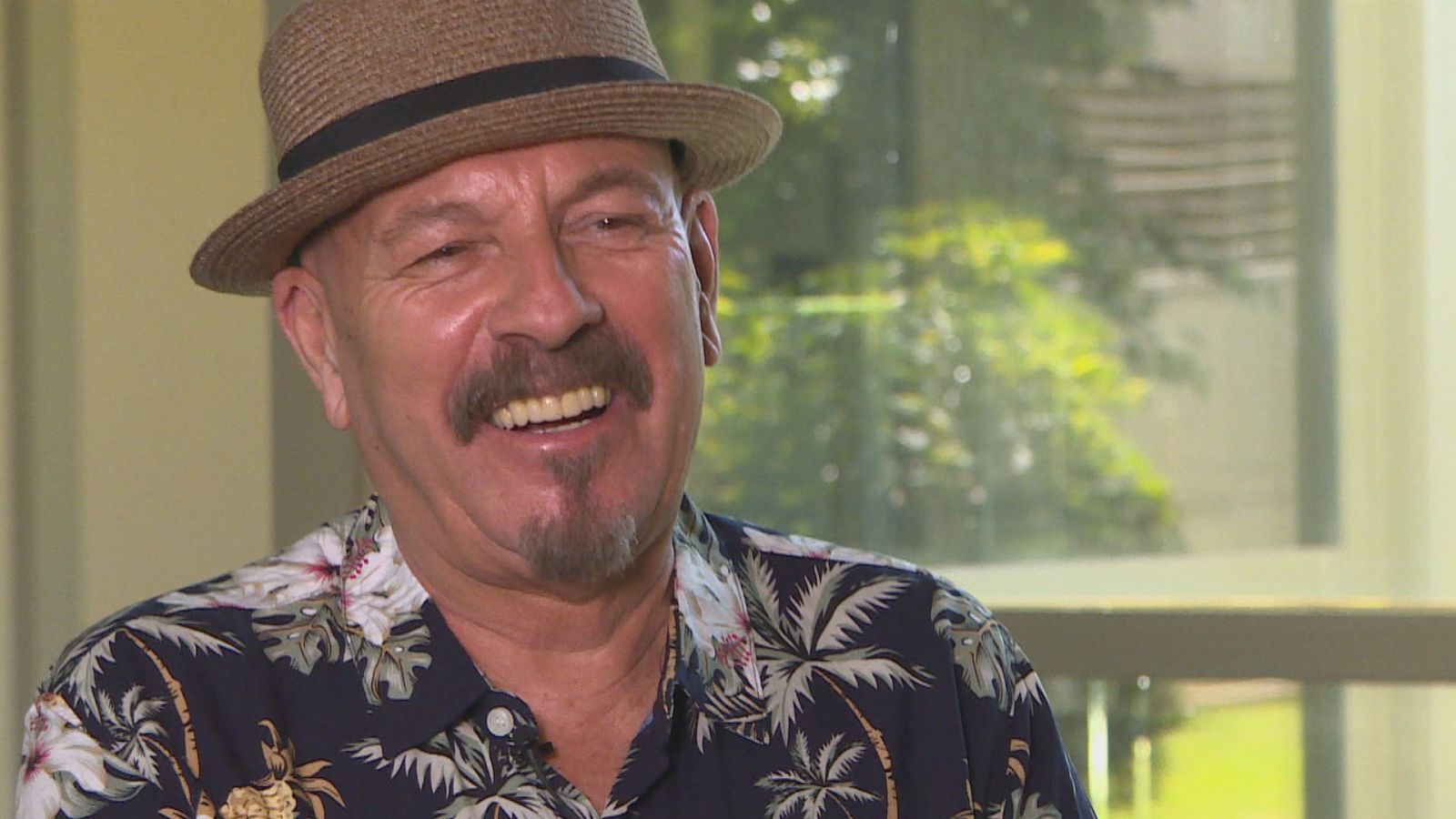 Ruibal presenta 'De tu casa a la mía' - Ver ahora