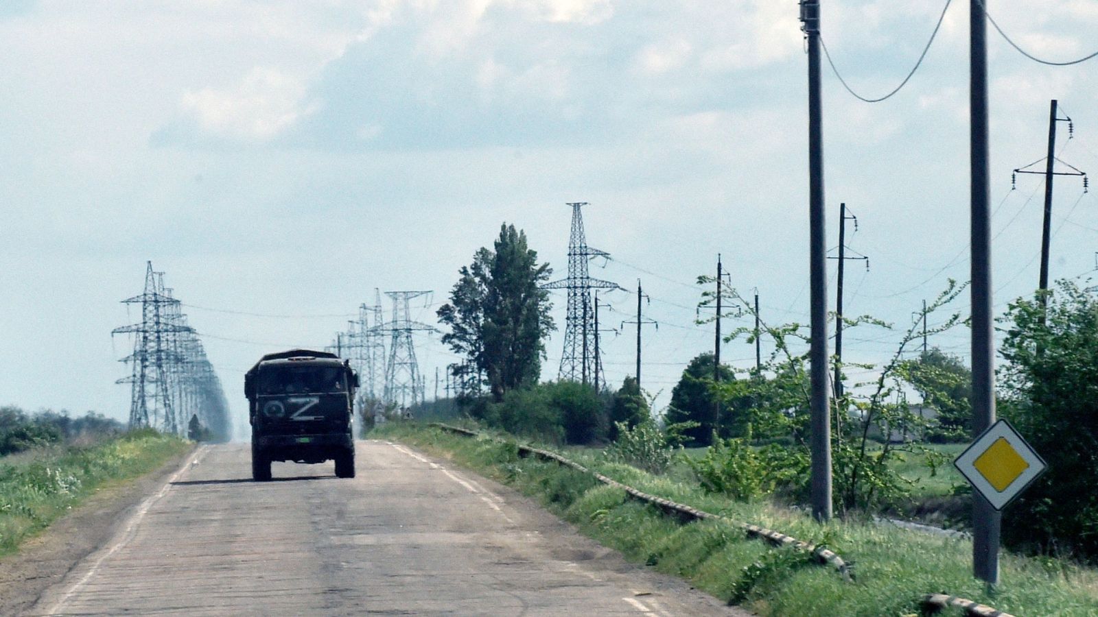 Rusia intenta cortar el acceso a Lugansk para poder hacerse con el control total de la zona