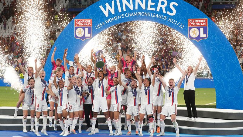 Champions | El Lyon recibe su trofeo - Fútbol | Ver