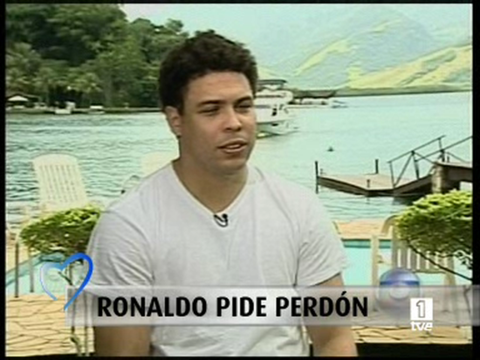 Ronaldo niega ser homosexual y consumir drogas en la televisión brasileña | Ver