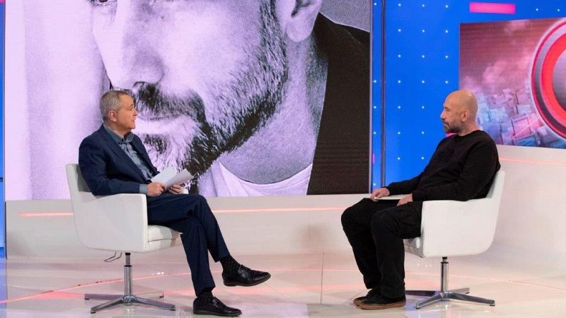 Isra Bravo, el escritor persuasivo - Emprende | Ver