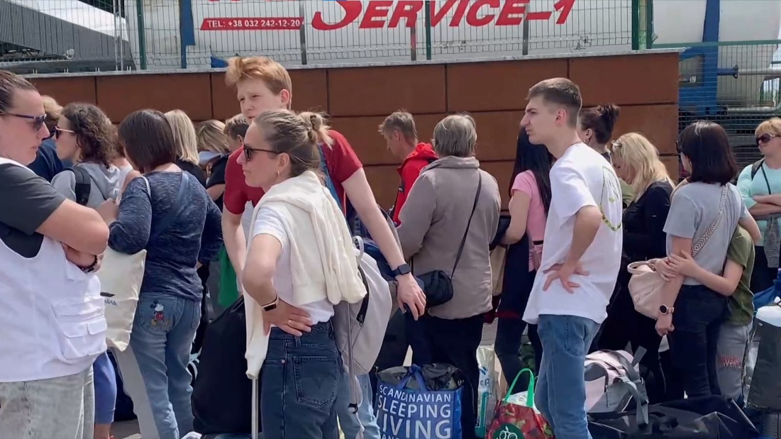 El incierto regreso a casa de miles de ucranianos al día