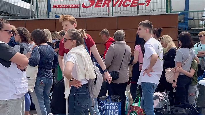 Telediario 1 - El incierto regreso a casa de miles de ucranianos al día