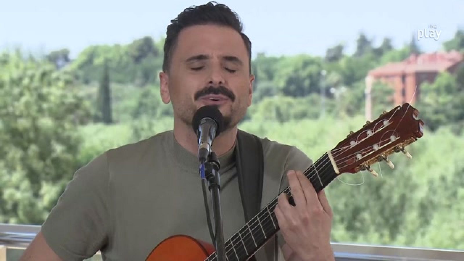 Riki Rivera, un músico de pies a cabeza - La gran consulta | Ver