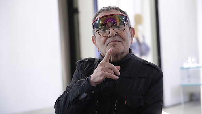 Telediario 2 - Arrabal vuelve a Cannes para presentar la restauración de "Viva la muerte" a sus 89 años: "Nunca he estado mejor"