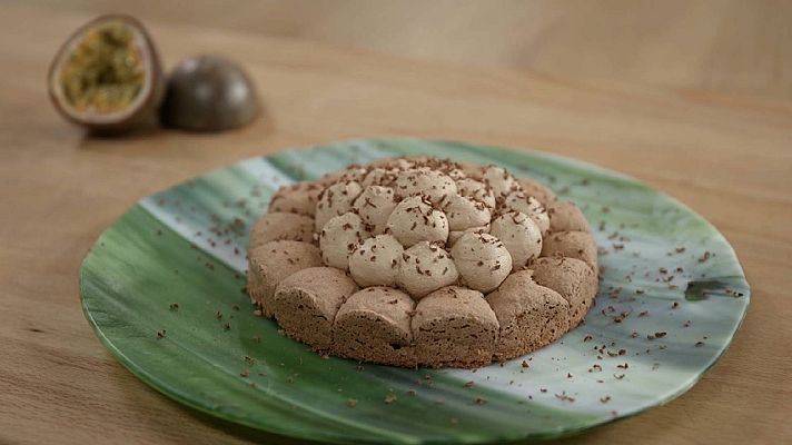 Menudos Torres - Receta de tarta de plátano y chocolate con sorpresa tropical