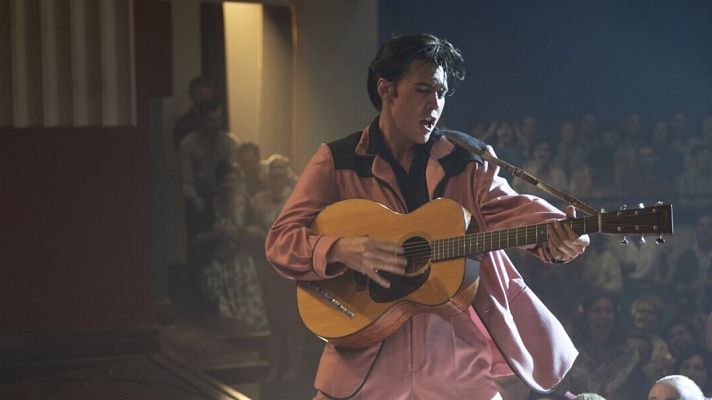 Telediario 1 - Baz Luhrman presenta en Cannes su biopic de Elvis Presley protagonizado por Austin Butler y Tom Hanks