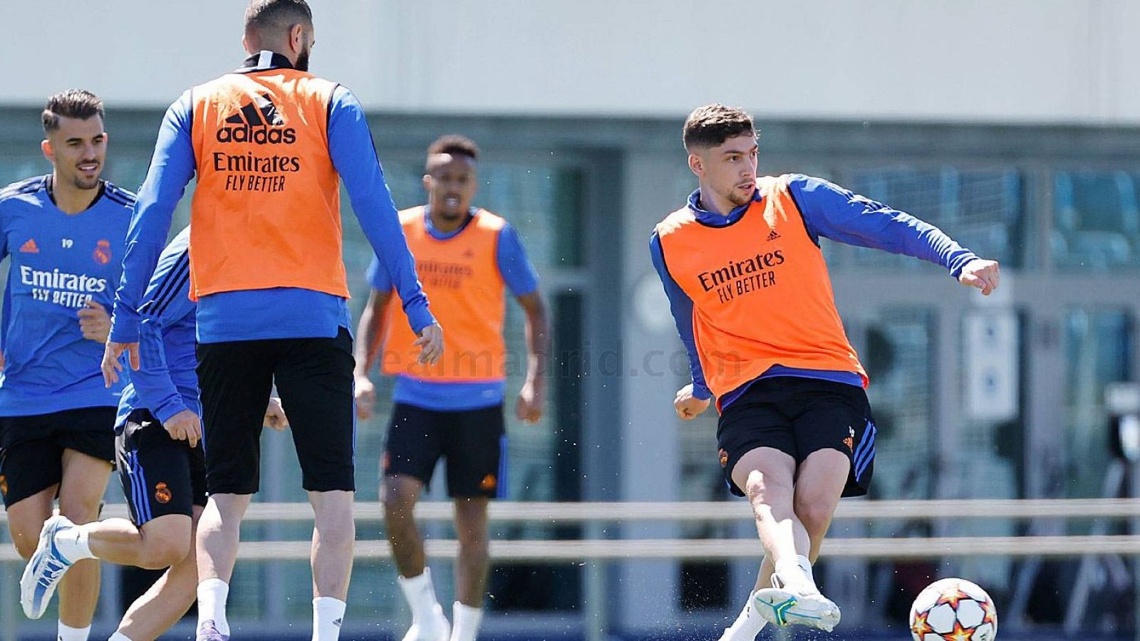 El Real Madrid viaja a París con toda la plantilla disponible