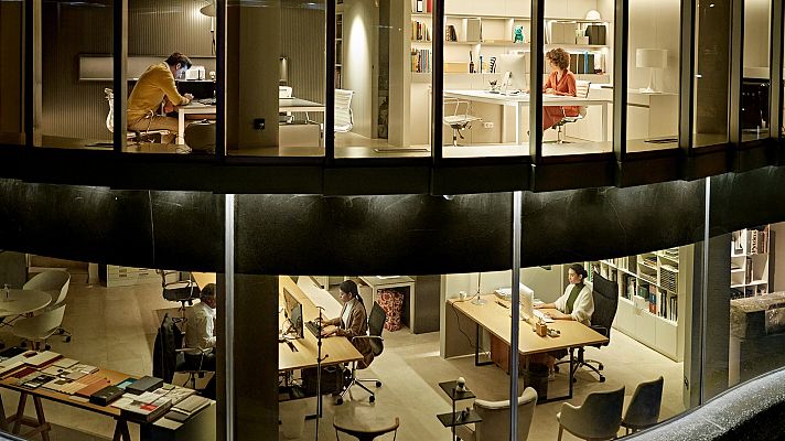 Telediario 1 - El debate sobre la jornada laboral de cuatro días: ¿más productividad o una medida "electoralista"?