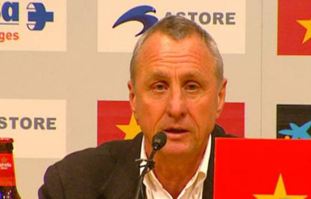  - Cruyff se luce ante Maradona