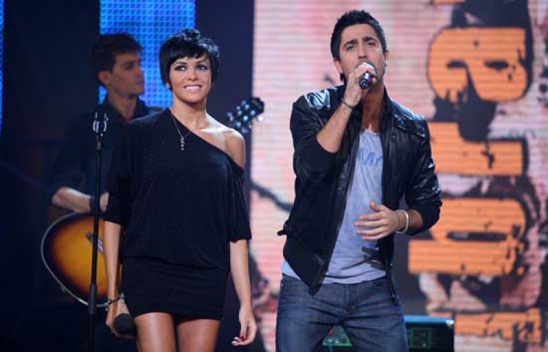 Raquel del Rosario y Álex Ubago rinden tributo a Nino Bravo