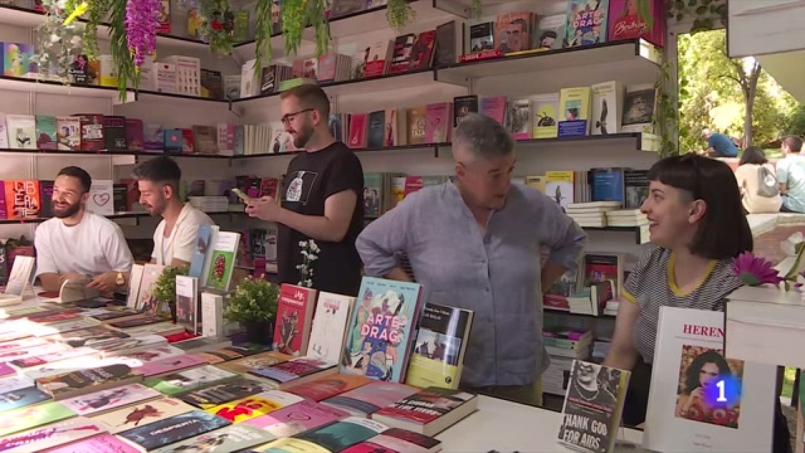 Casetas y obras LGTBIQ+ en la Feria del libro