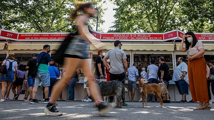 Telediario 1 - Feria del Libro de Madrid: los lectores nos cuentan lo que buscan un un libro