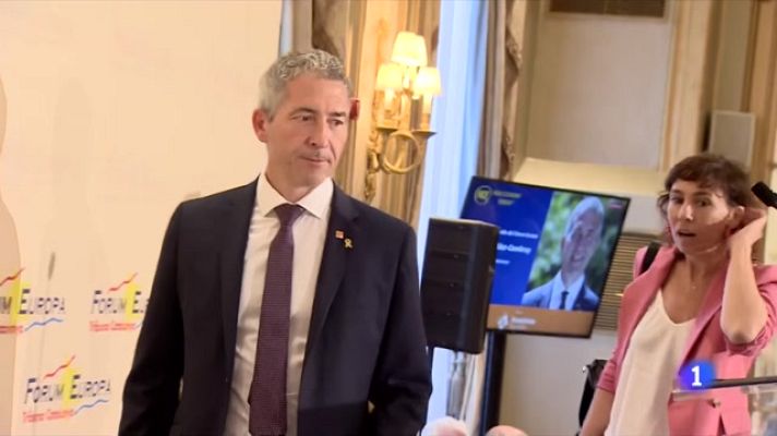 L'Informatiu - Cambray respon al TSJC que no pot aplicar el 25% de castellà