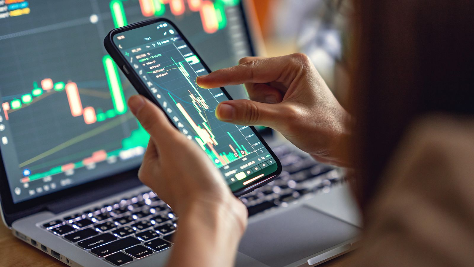 La estafa piramidal de las escuelas de criptomonedas | Ver