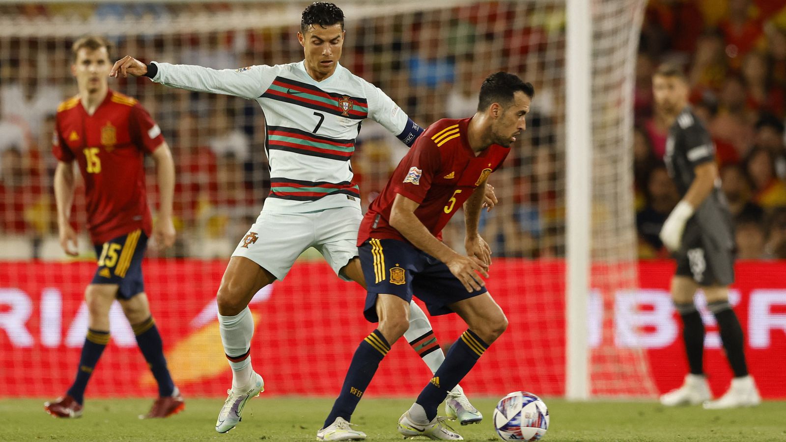 Busquets ya es el tercer jugador español con más internacionalidades