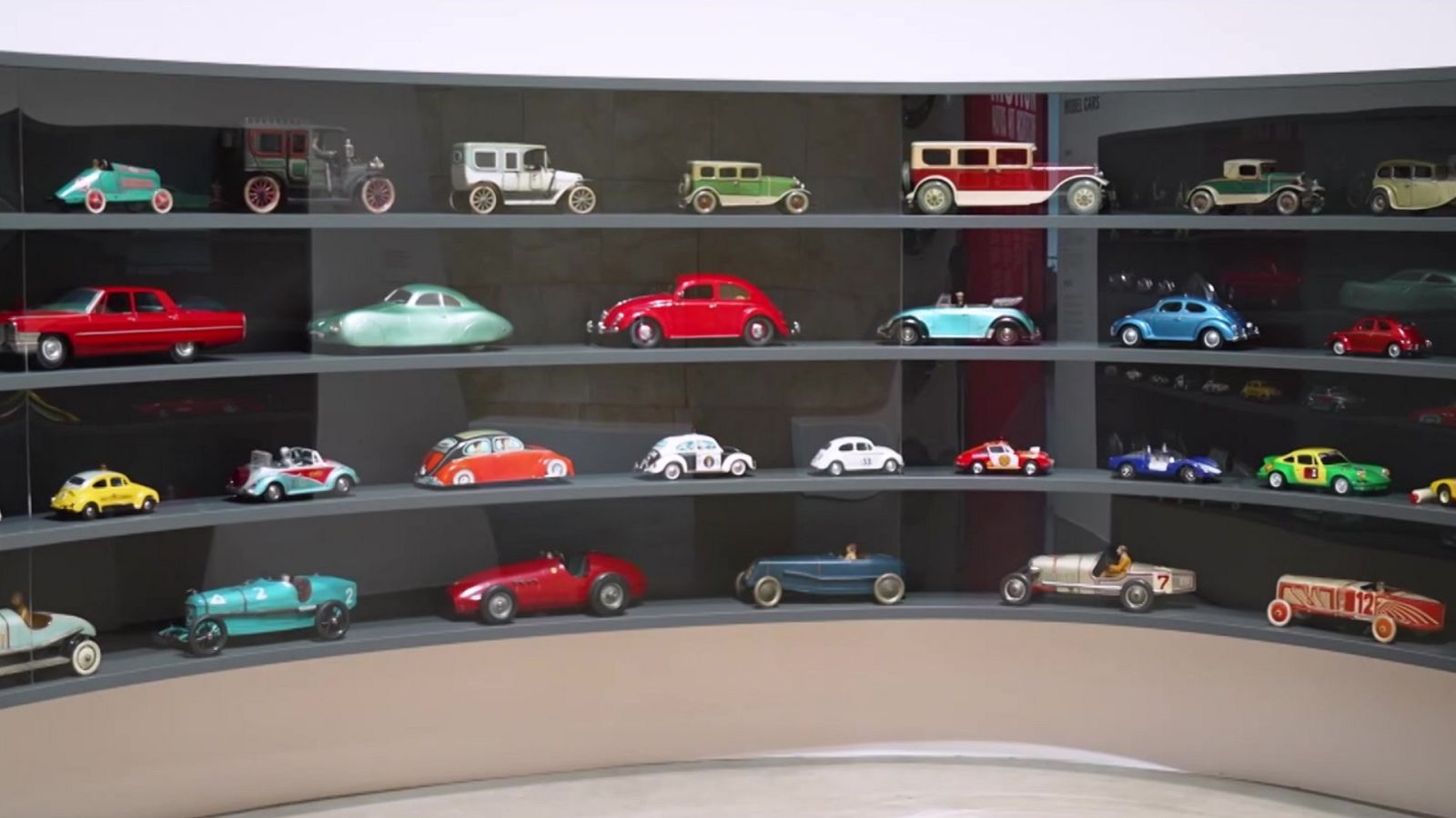 La Sala. Guggenheim - Motion. Autos, Art, Architecture - ver ahora