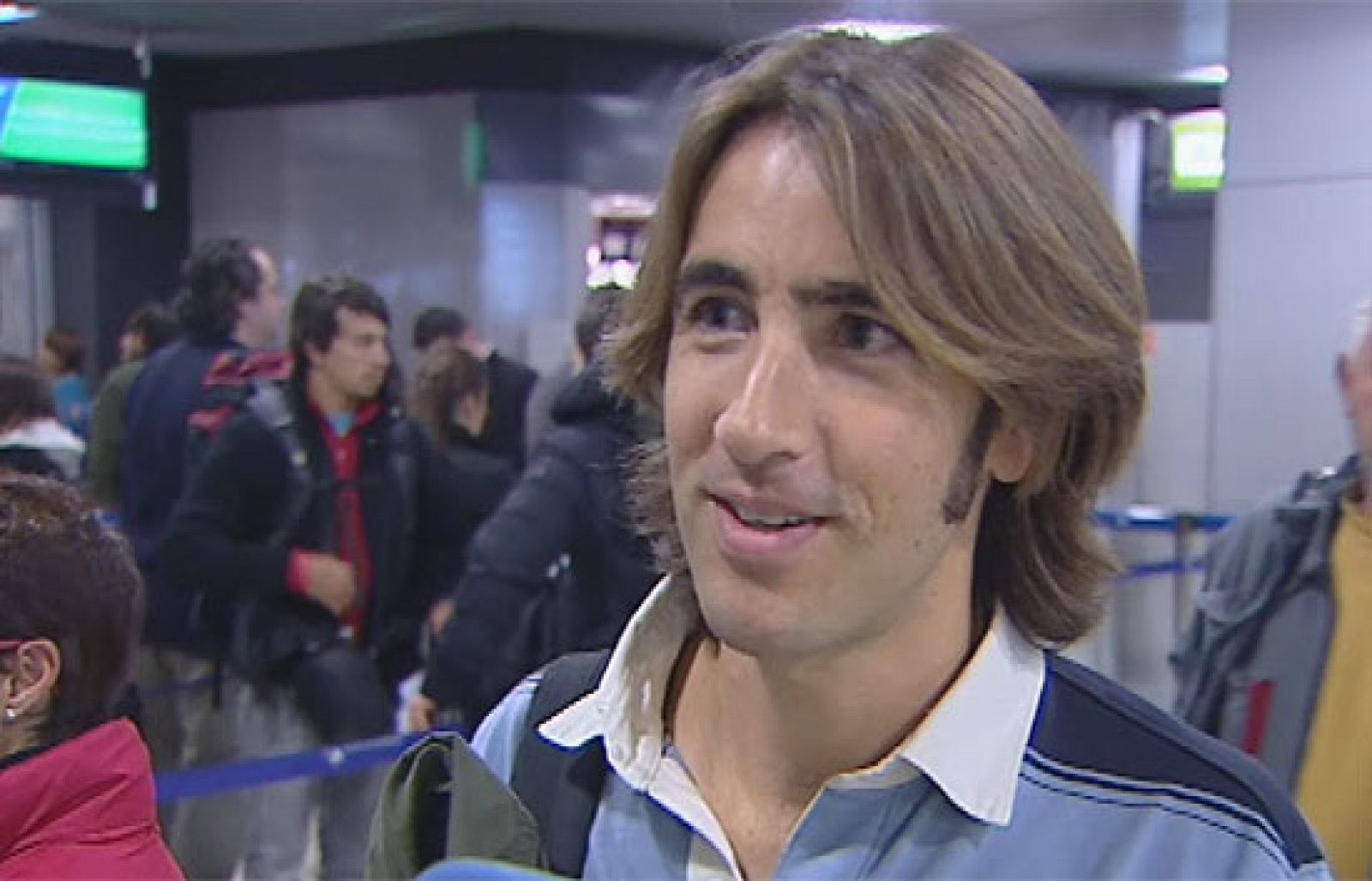 Los pasajeros reaccionan a las nuevas medidas de seguridad en los aeropuertos | Ver