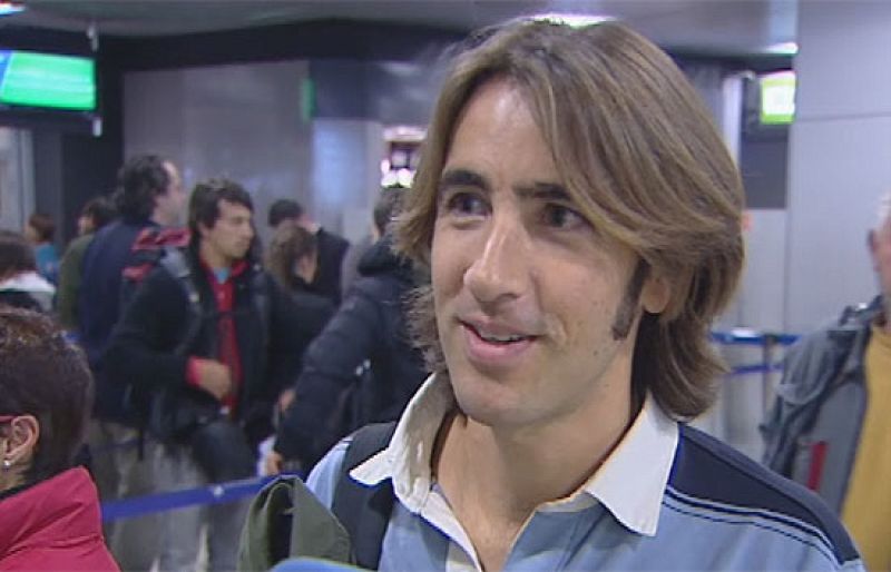 Los pasajeros reaccionan a las nuevas medidas de seguridad en los aeropuertos | Ver