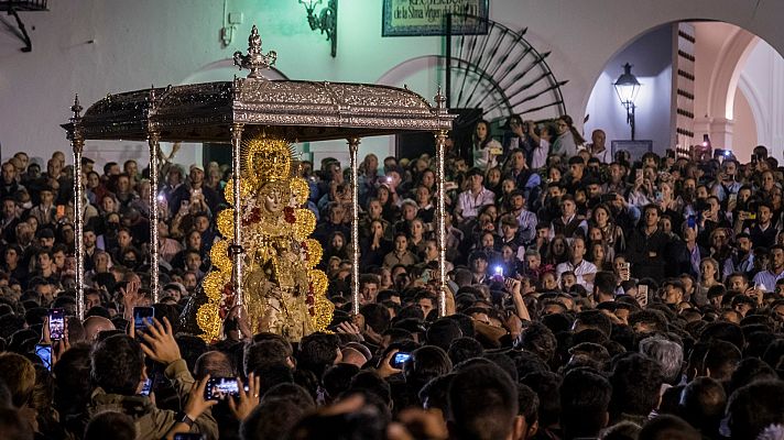 Telediario 1 - Suspenden la procesión de la Virgen del Rocío por una rotura