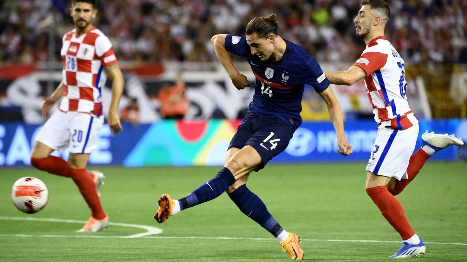 Francia y Croacia ven alejarse a Dinamarca en su grupo | Ver