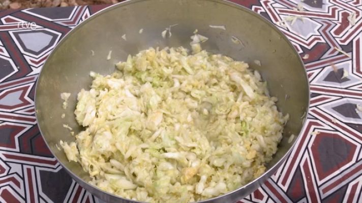 Aquí la Tierra - Así se hace el "chucrut", o col fermentada