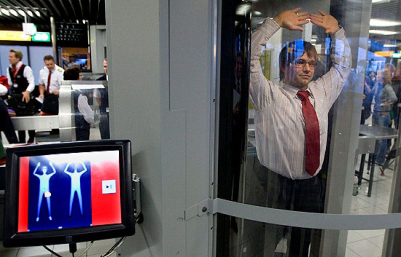 Telediario 1 en cuatro minutos - 04/01/10 | Ver