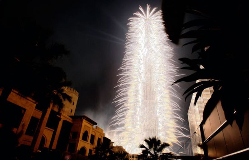 Se inaugura en Dubai el rascacielos más alto del mundo | Ver