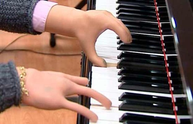 Ciencia y tecnología en Rtve.es - Tocar el piano con dedos artificial