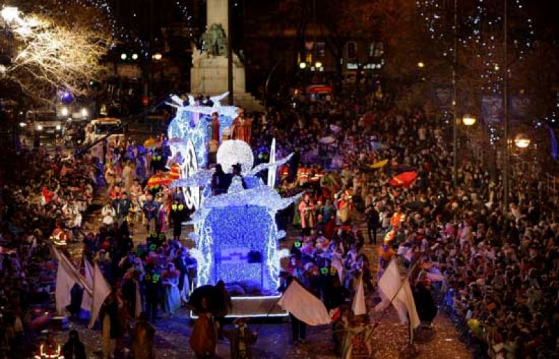 Telediario 2 en cuatro minutos - 05/01/10 | Ver