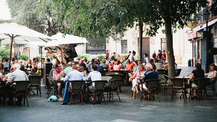 Telediario 1 - Vulnerables y mayores de 80 años recibirán la segunda dosis de refuerzo de la vacuna COVID