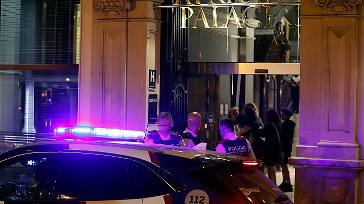Telediario 1 - Los Mossos investigan un presunto secuestro producido en un céntrico hotel de Barcelona