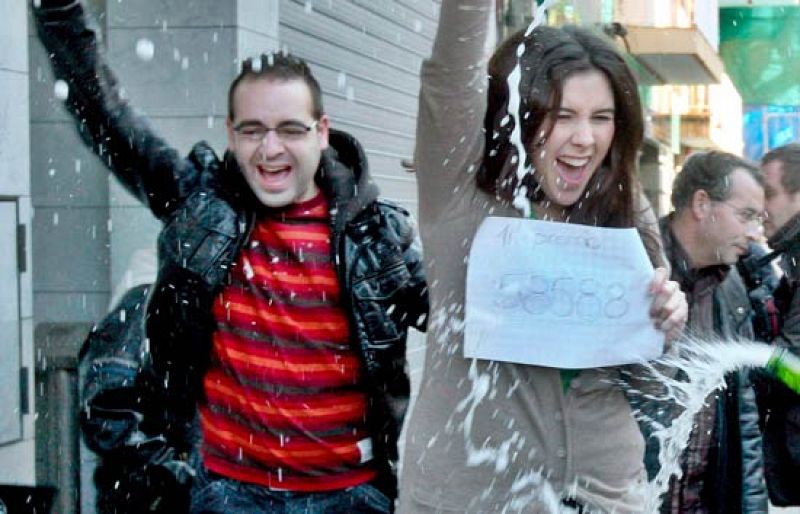 Telediario 2 en cuatro minutos - 06/01/10 | Ver