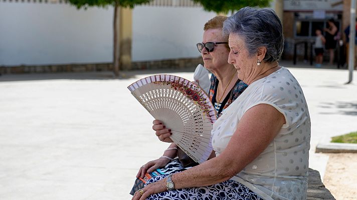 Telediario Fin de Semana - España vive la ola de calor más intensa en 20 años para un mes de junio