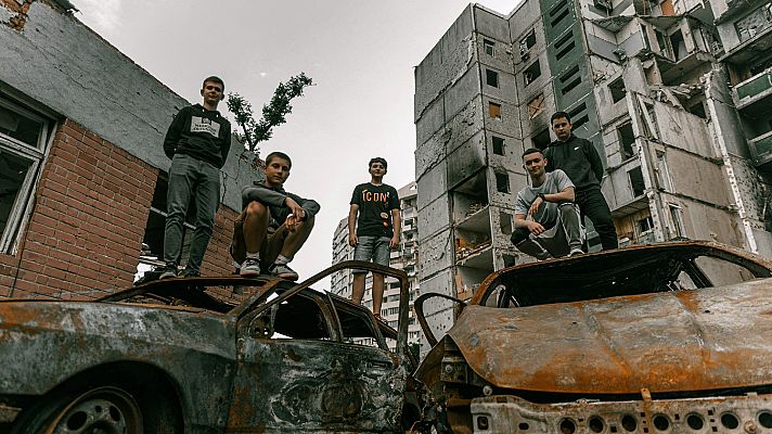 Telediario 1 - 'Graduaciones de guerra en Ucrania: los estudiantes no renuncian a su orla estudiantil