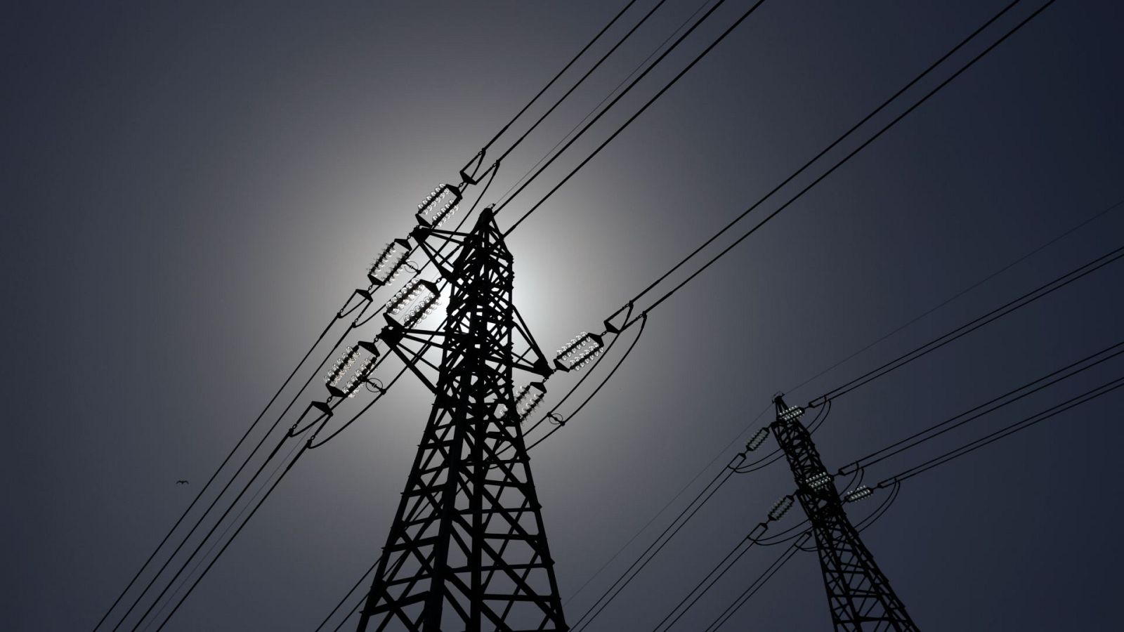 El tope del gas no supone una rebaja en la factura de la luz | Ver