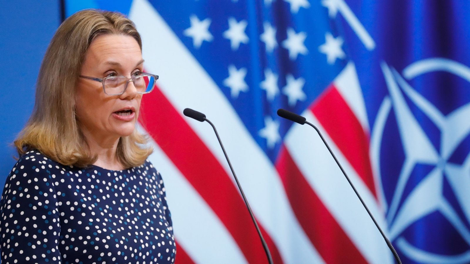 Smith: "La ayuda militar a Ucrania no está acabando en otras manos" - La tarde en 24h | Ver