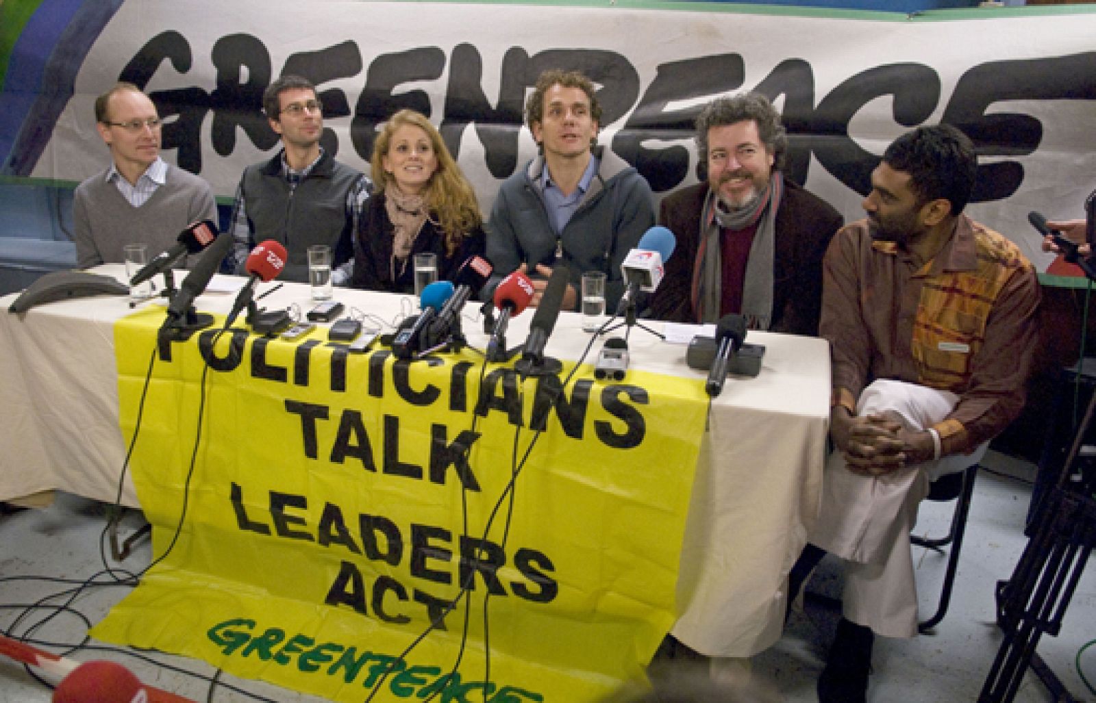 Regresa a españa el director de Greenpeace en España - Ciencia y tecnología en Rtve.es | Ver