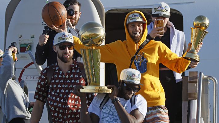 Telediario 1 - Los Warriors celebran en San Francisco el anillo de campeones
