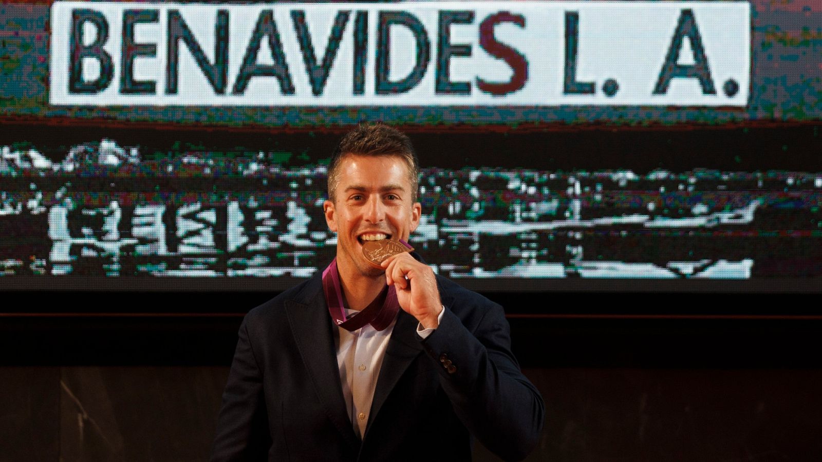 Sete Benavides celebra su medalla de bronce de Londres 2012 - Piragüismo | Ver