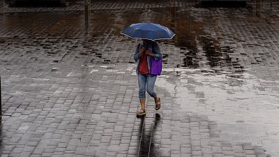 Un tornado sorprende a los vecinos de Alca�iz, Teruel, causando graves destrozos