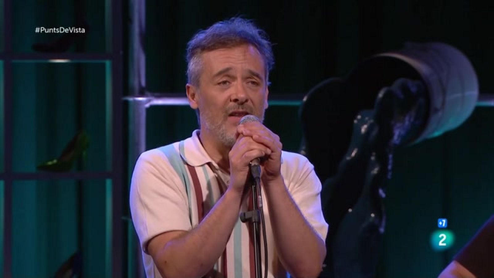 Punts de vista - Love of Lesbian interpreta en acústic 'El Mundo' - Veure ara