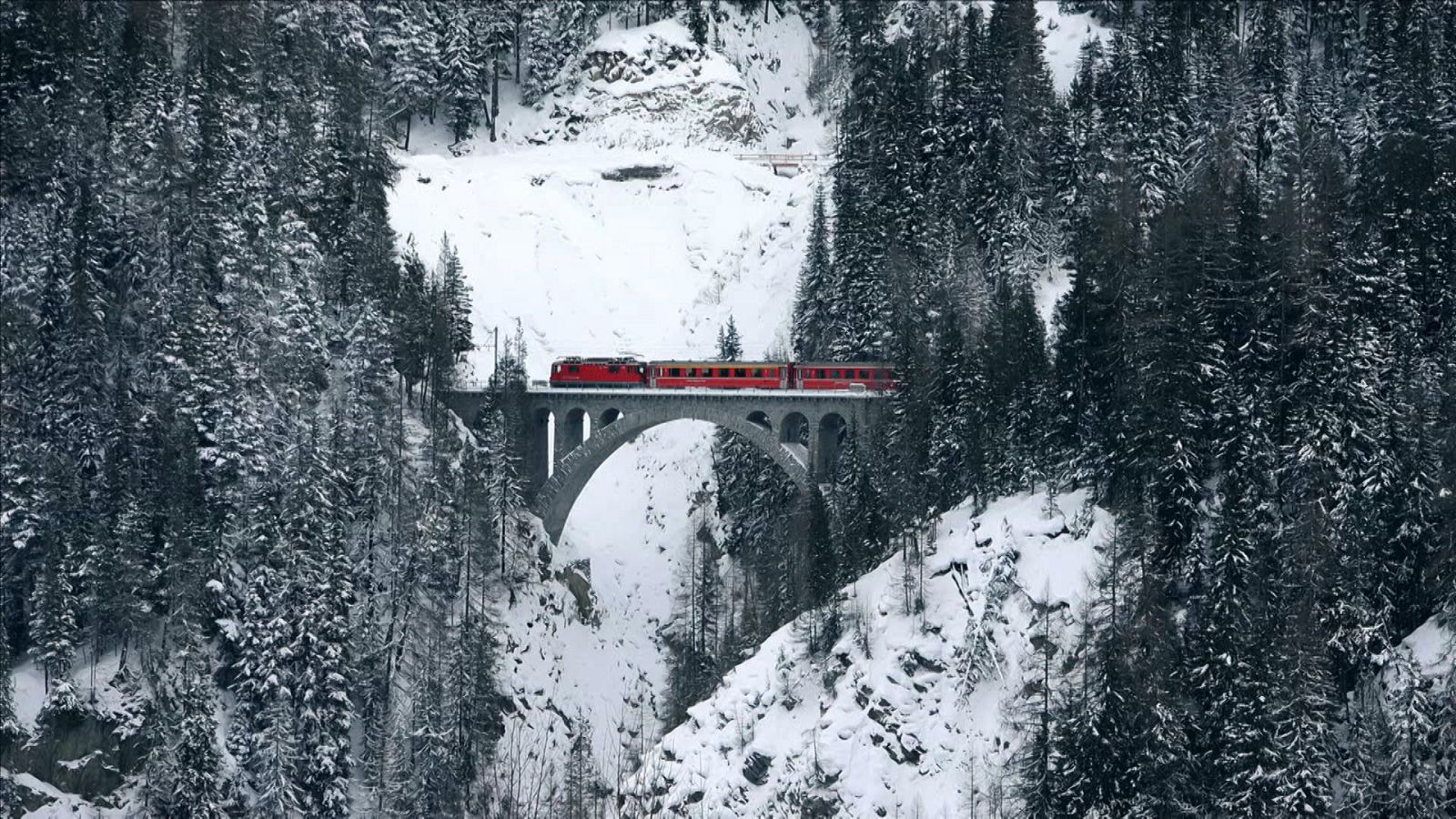 Viajar en tren - Suiza: Scuol - St. Moritz - Corviglia - ver ahora